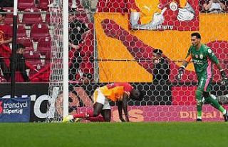 Davinson Sanchez cezalı duruma düştü