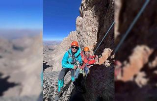 Denizlili dağcılar Kaldı ve Sulağankaya zirvelerine...