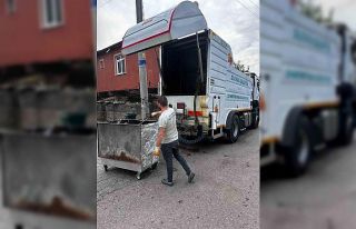 Dilovası’nda çöp konteynerleri dezenfekte ediliyor