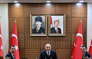 Diyarbakır’da 765 kişilik spor salonunun protokolü...