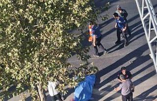 Diyarbakır’da kaldırımda silahlı saldırıya...