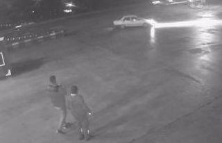 Drift yaparken kameralara yakalanan araç trafikten...