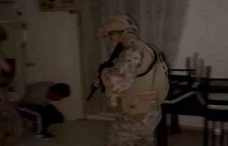 Duvarla örülen gizli bölmedeki dolaptan aranması...