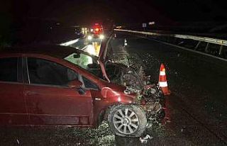 Düzce’de otomobil bariyerlere çarptı: 1 yaralı