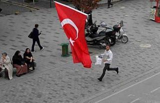 Düzceliler Türk bayrağını yere düşürmedi