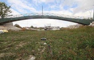 (Düzeltme) Gölde sular çekildi, yatlar karaya oturdu:...