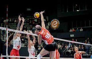 Eczacıbaşı Dynavit, yeni sezonu yeni evinde galibiyetle...