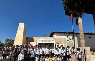 Efeler’de ’Milli Bilinç ve Vatan Sevgisi’ şehitliklerde...