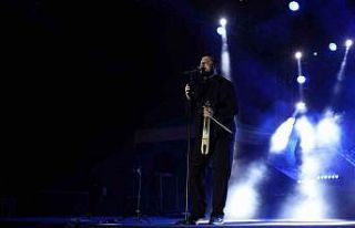 Ekin Uzunlar, Niğde’de unutulmaz bir konser verdi