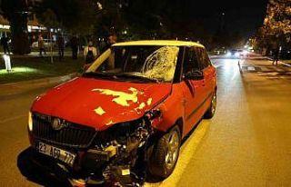 Elazığ’da otomobil yayalara çarptı: 2 ağır...