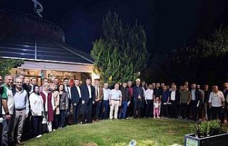 Emekli eğitimcilere plaket takdim edildi