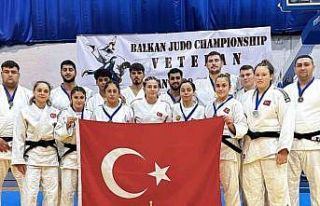 Enes Pınar bir ayda iki kez Balkanları fethetti