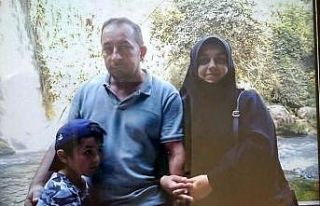 Enkaz başında 12. saat: Anne ve baba aranıyor