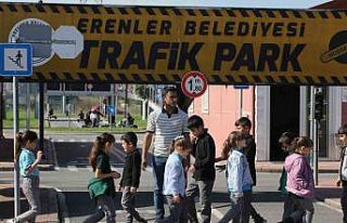 Erenler Belediyesi trafik parkında geleceğin sürücüleri...