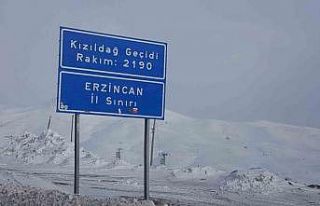 Erzincan’ın yüksek kesimlerinde kar yağışı...