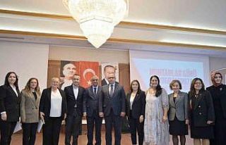 Esenyurt Başkan Vekili Can Aksoy muhtarlarla bir...