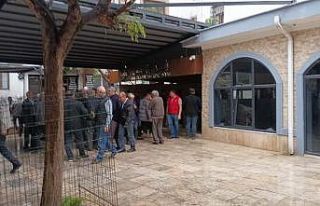 Eşi tarafından sokak ortasında öldürülen kadın...