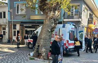 Eşini iş yerinde tüfekle vurarak öldürdü