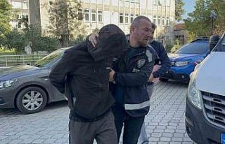 Evinde uyuşturucu ele geçirilen şahıs adliyeye...