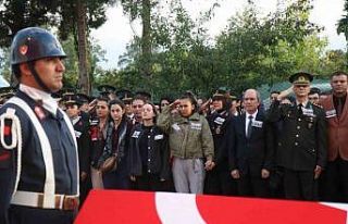 Feci kazada şehit olan jandarma personelleri gözyaşlarıyla...