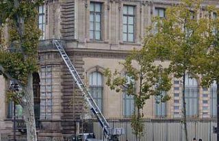 Fransa’dan Louvre açıklaması: "Hırsızlar...