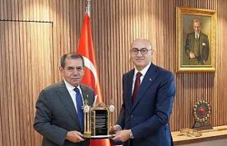 Galatasaray Başkanı Dursun Özbek’ten Cumhuriyet...