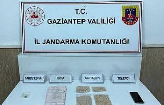 Gaziantep’te 4 bin 587 adet captagon hap ele geçirildi:...