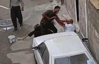 Gaziantep’te annesini tekmeleyip ağabeyini bıçaklayarak...