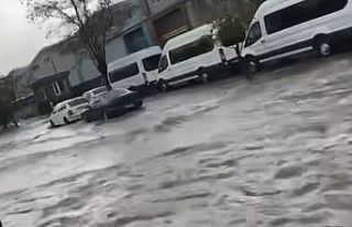 Gaziantep’te şiddetli sağanak hayatı olumsuz...