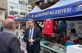 Gazze yararına hayır çarşısı