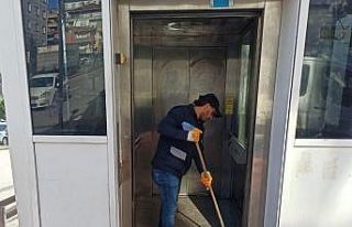 Gebze bölgesinde üst geçit asansörleri pırıl...