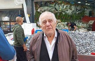 Havalar soğudu, hamsi 100 liraya düştü