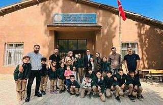 İki öğretmen binlerce kilometre yol kat ederek...