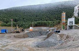 Ilgar dağı tünelinde çalışmalar iki ayrı noktadan...