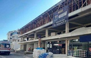 İnşaatta yüksekten düşen işçi yaralandı