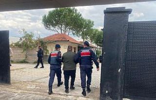 Jandarma aranan şahıslara geçit vermiyor