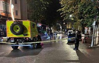 Jiletle kendini kesip çevreye rahatsızlık veren...