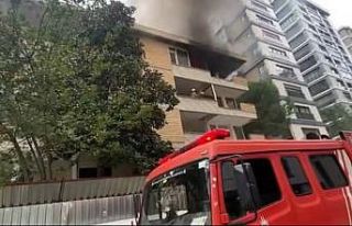 Kadıköy’de metruk binada çıkan yangın paniğe...