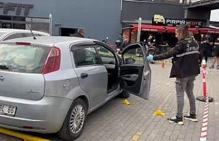 Kafenin sorumlu müdürüne kurşun yağdırdılar