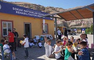 Kahta Belediyesi’nden Hayvanları Koruma Günü’nde...