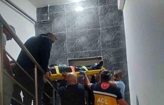 Karaman’da bir kat aşağıya düşen asansördeki...