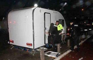 Karavanda kalan yaşlı adamdan haber alınamıyor