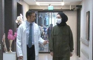 Karın şişliğinin diyetle geçeceğini sandı:...