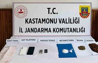 Kastamonu’da uyuşturucu maddeyle yakalanan şüpheli...