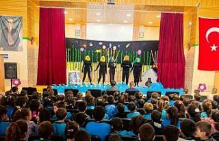 Kavaklıdere’de gönüllü gençlerden miniklere...