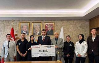 Kız İmam Hatip Lisesi’nin Türkiye birinciliği...