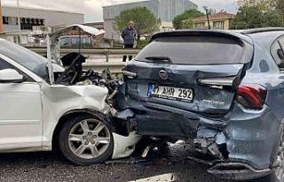 Kocaeli’de 5 araçlı zincirleme kaza: 1’i çocuk...