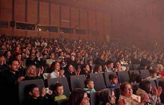 Kocaeli’de perdeler çocuklar için açıldı