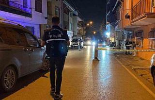 Kocaeli’de sokak ortasında bacağından vuruldu