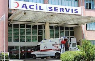 Kontrolden çıkan otomobil sulama kanalına çarptı:...